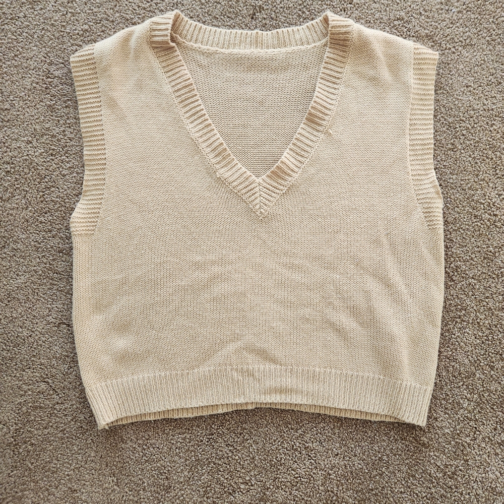 SHEIN Beige V-Neck Sweater Vest